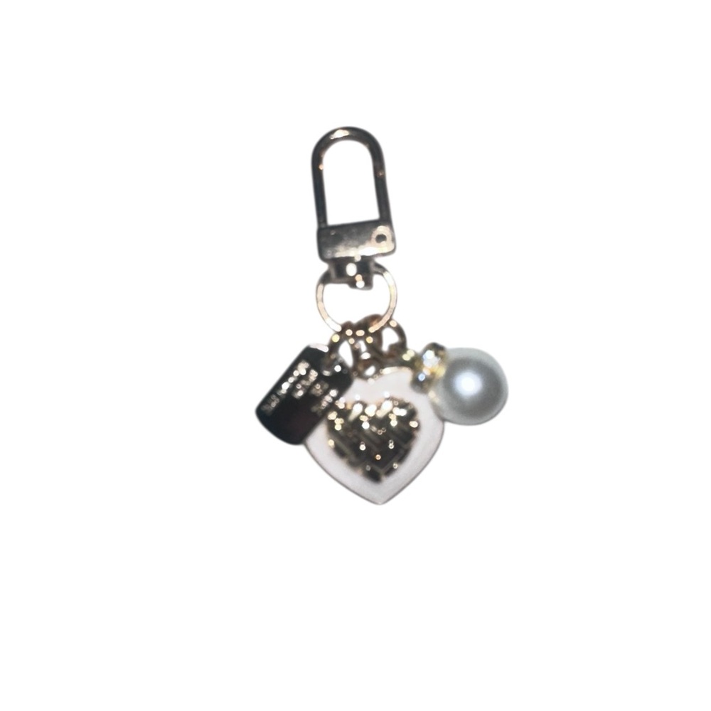 FREE W/purchase Gold and Silver Heart Charm Keychain - Picture 1 of 8